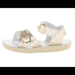 Hoy Way San-Sun Saltwater gold heart sandals 13